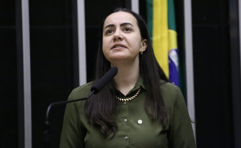deputada Franciane Bayer